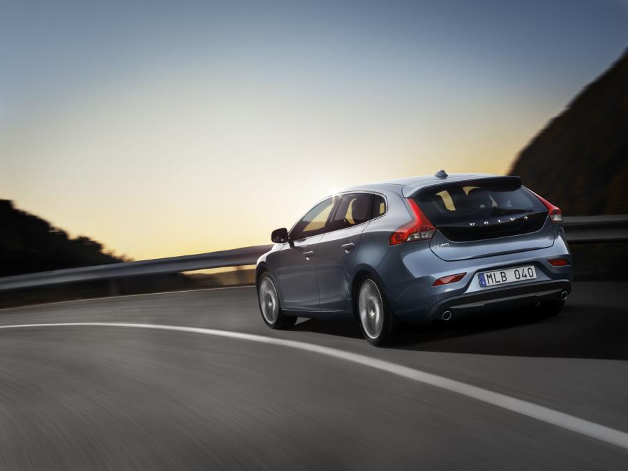  Volvo V40 2012 года  (фото 111 из 183)